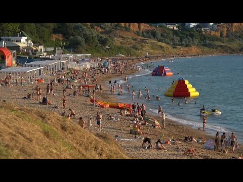 Crimea, turisti russi in calo per paura della guerra. "Hanno provato a far saltare il ponte"