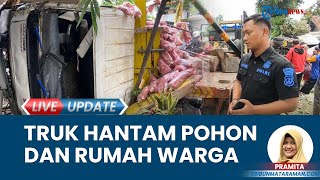 Truk Bermuatan Makanan Ringan Menghantam Pohon dan Teras Rumah di Ponorogo, Sopir Diduga Mengantuk