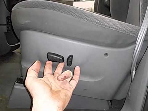 BK1400 - 2005 Dodge Grand Caravan SXT - Driver Side Front Seat