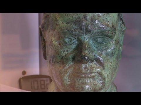 Churchill remembered at his former home fifty years after death