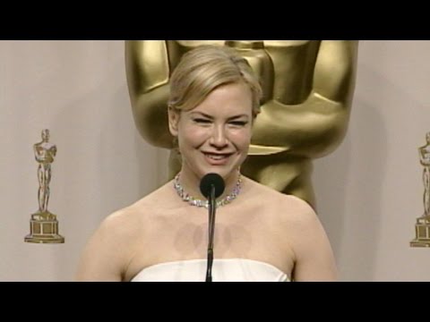 Renée Zellweger @ The Academy Awards 2004