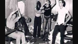 Devo - I Think I'm Fallin' In Luv Again (Live 1977)