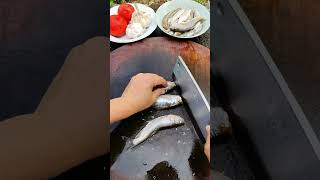 Download lagu Saya akan menyantap ikan sungai goreng yang harum terlebih dahulu sebagai penghormatan kepada #IkanSungai #BeginilahCaraSayaMakanSelamaMusimPanas mp3