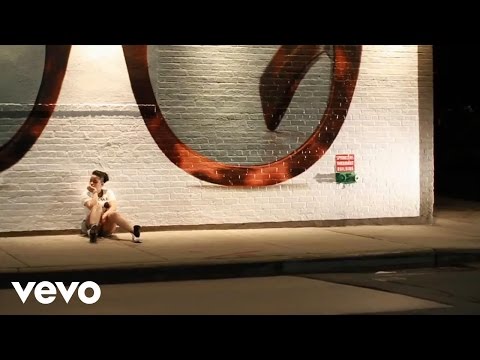 JL El Del Compacto - Desconfias (Video Oficial) ft. Lady Vixxen