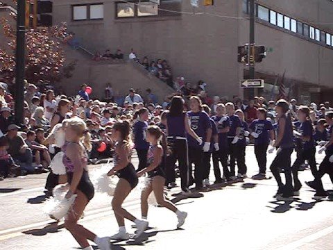 Brenda's Body Shop at 2008 Autumn Glory Parade