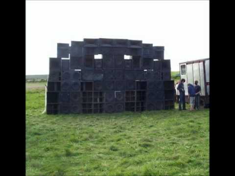 Brains Kan - Fly The Womb