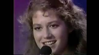 Amy Grant - Tennessee Christmas - Live On The Merv Griffin Show - (1983) - (4K Ultra HD)