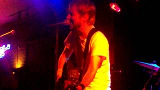 Ryan McMahon (Solo) Busted Tune-Ups @ The Queens - Driftin' (Acoustic)