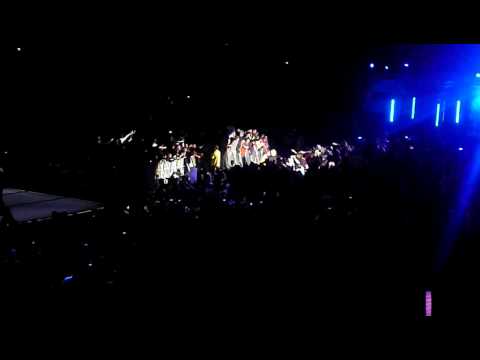 Edge Entrance ( WWE Smackdown Wrestlemania Revenge Tour 2010 Zürich hallenstadion )