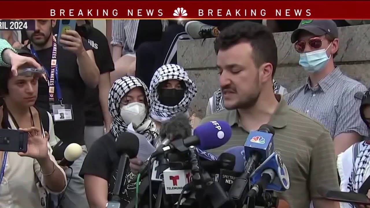 Judge blocks Mahmoud Khalil's deportation from United States | NBC New York