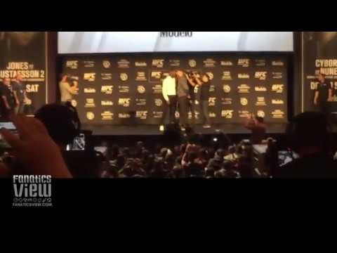 Jon Jones shoves Alexander Gustafsson at UFC 232 Face Off