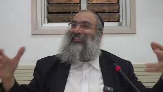 בכור ללידה או בכור להריון▪️הרב נחמנסון▪️(בית כנסת חב"ד כפר סבא) (הרב יהודה לייב נחמנסון) - התמונה מוצגת ישירות מתוך אתר האינטרנט יוטיוב. זכויות היוצרים בתמונה שייכות ליוצרה. קישור קרדיט למקור התוכן נמצא בתוך דף הסרטון