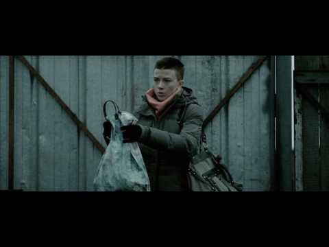 FSB Spetsnaz makes a dynamic entry to bust drug dealers (Скольжение, 2013) [eng sub]