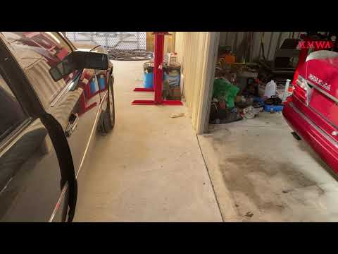 Just for fun - 12 cylinders of Mercedes M104 idling in stereo