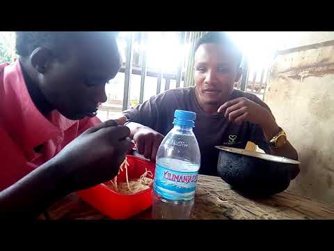 Georapper akiwa na b kubwa wanakula utacheka