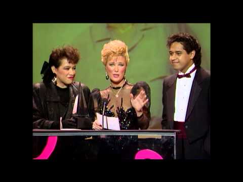 Reba McEntire Wins Favorite Country Video Female - AMAs 1987