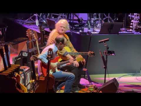 Paul Simon performs 50 Ways to Leave Your Lover in LA July 2025