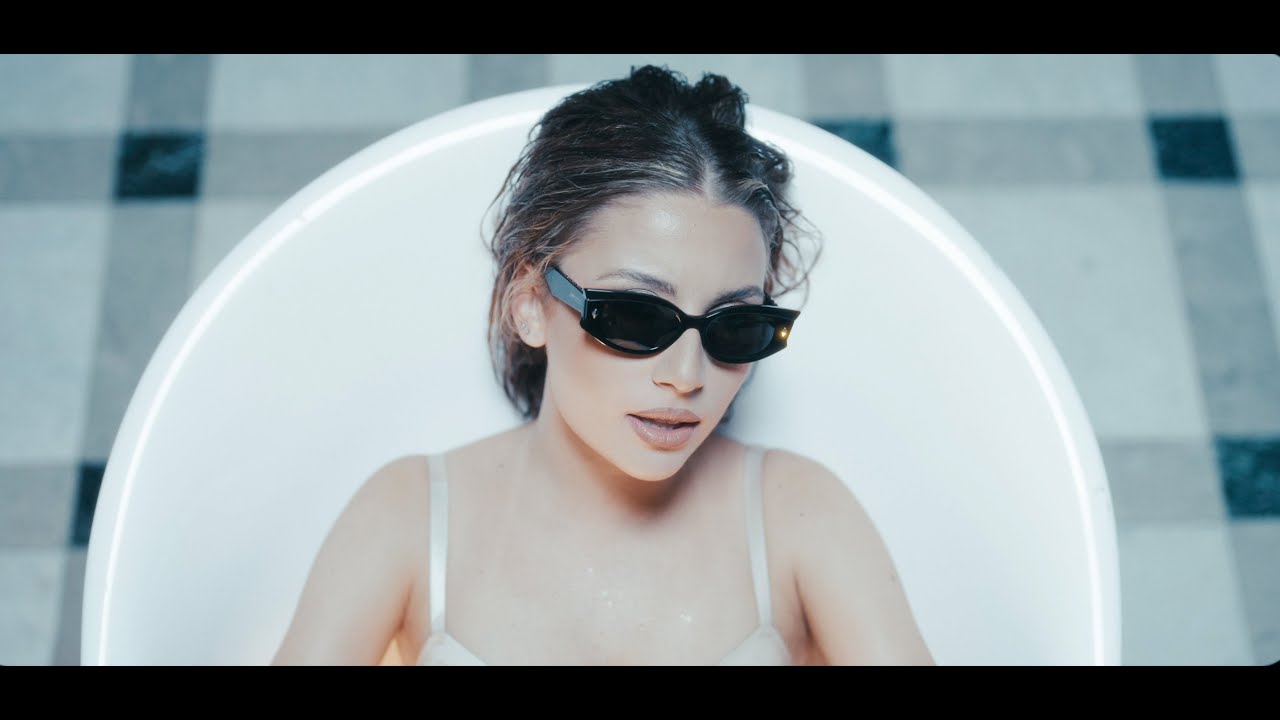 Mihaela Marinova - Герой 