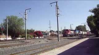 preview picture of video 'Ferromex 3196 y 3757 en estación de Querétaro'