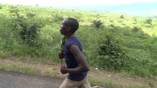 preview picture of video 'Burundi, marathon talent on flipflops!!'