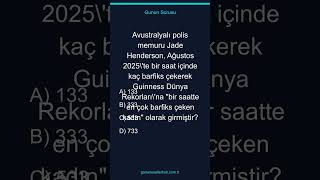 Avustralyalı polis memuru Jade Henderson, Ağustos 2025'te bir saat içinde kaç barfiks çekerek Guinness Dünya Rekorları'na "bir saatte en çok barfiks çeken kadın" olarak girmiştir?