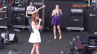 Ming flaunts her vocals (Ming Bridges @ Spring Wave)