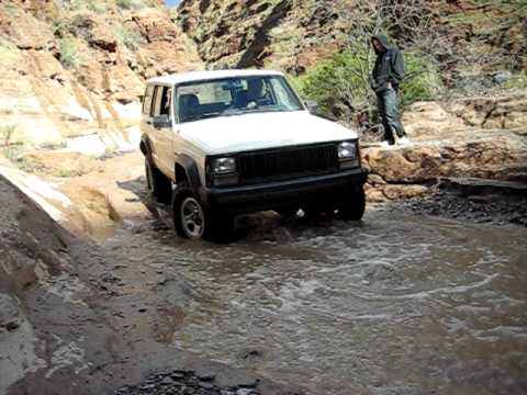 Box Canyon, Arizona in 1996 jeep Cherokee with 3.5" lift and 32" tires