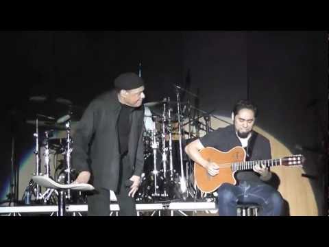 AL JARREAU live in Naples  with John Calderon on the guitar -  Nuages