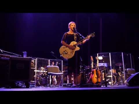 Katarína Knechtová - Deň medzi nedeľou a pondelkom (David Koller unplugged Praha 2013)