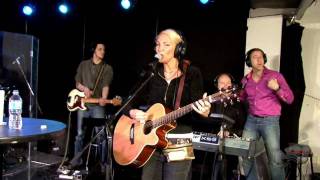 Kate Ryan interprète un succès des 4 non-blondes