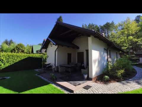 Dom letniskowy w Szteklinie nad jeziorem.