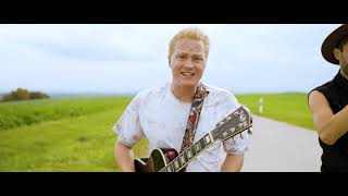 Music video thumbnail preview for Fäaschtbänkler - Willst Du mit mir gehen by Fäaschtbänkler