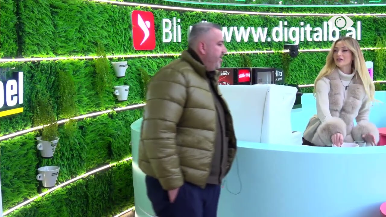 Daljen ta ka shkruar Miri, llasticë…/ Rogerti diskuton me Selinën