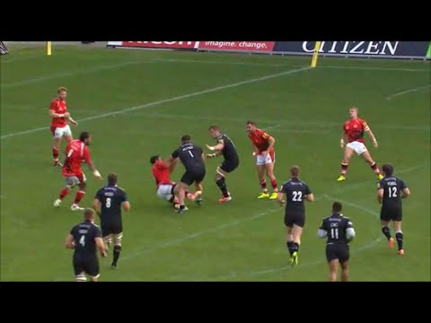 Kieran Brookes boshes over Piri Weepu