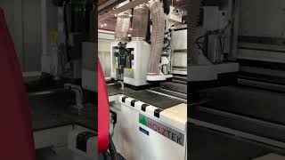 Robo ứng dụng sản xuất, kết hợp máy khoan 6 mặt Holztek