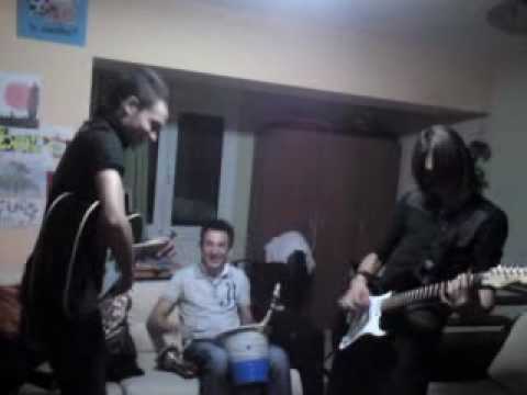 oi moustheniwtes rokaroun gia thn mousthenh!!!