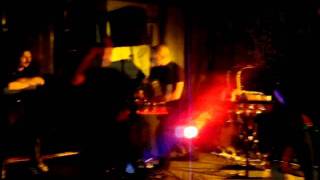 Bran terror - le Poids des Ombres - Live Bar'île - 04-06-2011.avi