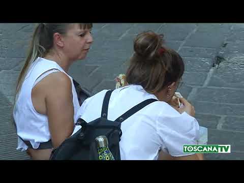 2020-08-10 FIRENZE - LUNGA FILA PER IL PANINO IN VIA DE NERI
