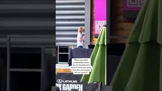 Download lagu His reaction is everything!! 🥹 #shorts | Karaoke on a first date 😂👌🏻 mp3