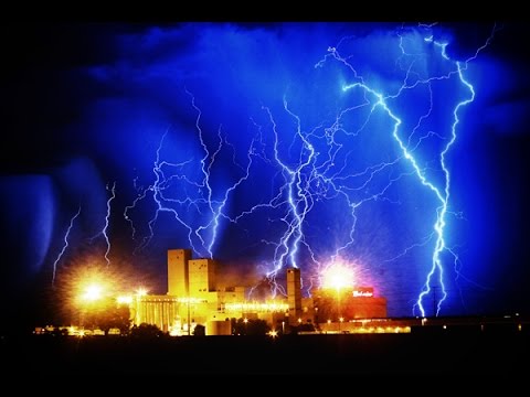 Crazy Electrifying Budweiser Lightning Storm Striking Photography By Bo