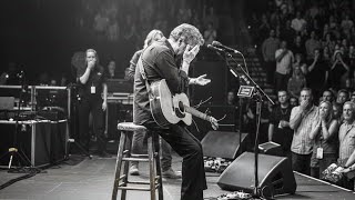 Download lagu 'Clapton's guitar strings SNAP during 'Tears in Heaven' — what happens next shocks 5,200' mp3