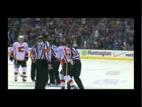 Jerome Iginla-Derek Dorsett.mpg