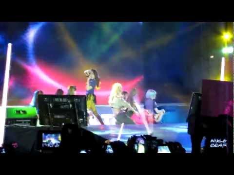 [FANCAM] 130119 SNSD Yoona & Sooyoung - Tell Me Your Wish (Genie) - Dream Kpop Fantasy Concert