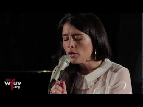 Jessie Ware - "Running" (Live at WFUV)