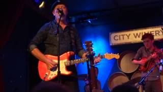 &quot;Down where the drunkards roll&quot; - Richard Thompson &amp; the Family Thompson