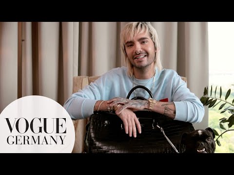 Bill Kaulitz öffnet seine Tasche  ‒ mit Lieblingsschmuck und Schlaföl | In The Bag | VOGUE Germany