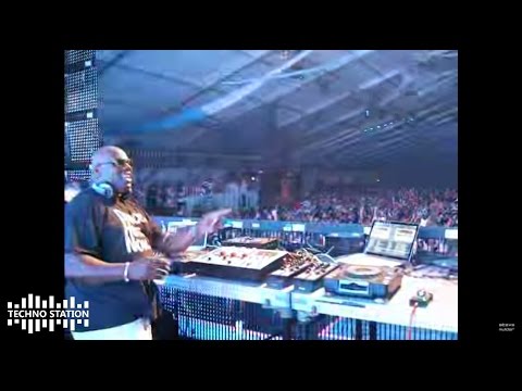 Carl Cox Plays Steve Mulder vs Nick Fiorucci - 3rd Cut @ Ultra WMC - Miami 2010
