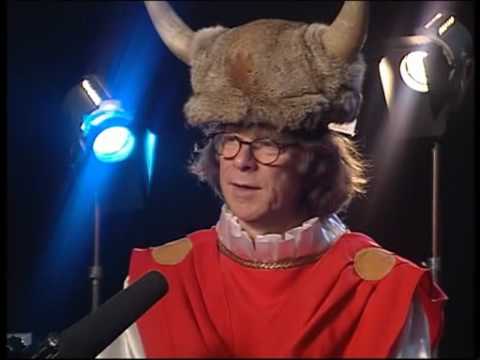 10 vor 11 - Helge Schneider als Oberstudienrat Thormaelen: Beinah wären wir Römer geworden  (1/3)