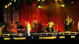 Chico Trujillo - A Mi Negra/O' Sarracino (Fonda Zapateando Con El Chico, 17-09-2011)