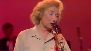 Dame Vera Lynn   'The White Cliffs Of Dover' + 'We'll Meet Again'  1984